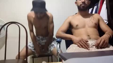 Snapshot of thehousedog chatting on February 6, 2025, 6:51 am thehousedog online show from February 6, 2025, 6:51 am