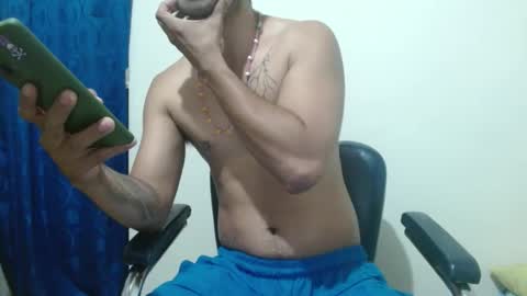 Snapshot of thehousedog chatting on October 1, 2025, 11:49 am thehousedog online show from October 1, 2025, 11:49 am