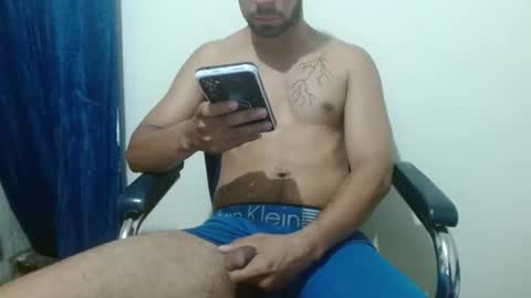 Snapshot of thehousedog chatting on October 4, 2025, 2:37 pm thehousedog online show from October 4, 2025, 2:37 pm