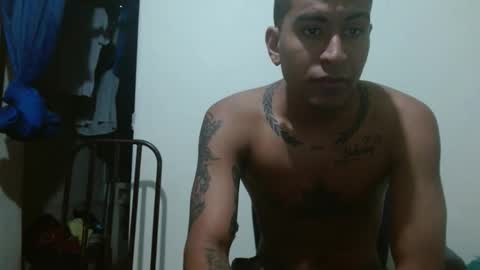 Snapshot of thehousedog chatting on October 12, 2025, 11:37 pm thehousedog online show from October 12, 2025, 11:37 pm