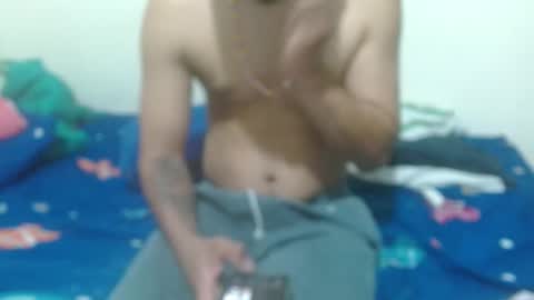 Snapshot of thehousedog chatting on October 28, 2025, 12:09 pm thehousedog online show from October 28, 2025, 12:09 pm