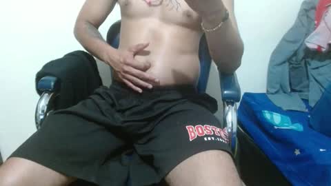 Snapshot of thehousedog chatting on October 31, 2025, 1:39 am thehousedog online show from October 31, 2025, 1:39 am