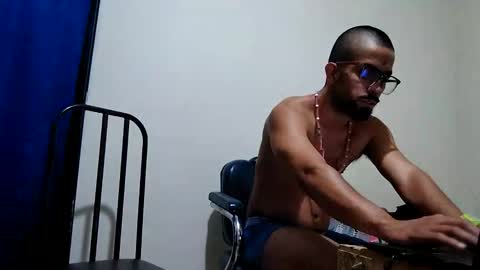 Snapshot of thehousedog chatting on November 22, 2025, 6:45 am thehousedog online show from November 22, 2025, 6:45 am