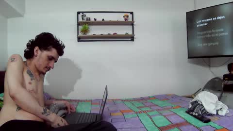 Snapshot of theking11220 chatting on September 28, 2025, 10:37 pm theking11220 online show from September 28, 2025, 10:37 pm