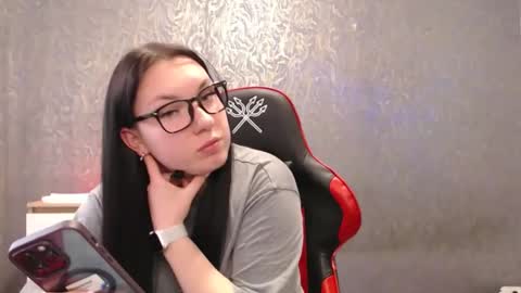 Lisa online show from April 19, 2026, 10:58 am