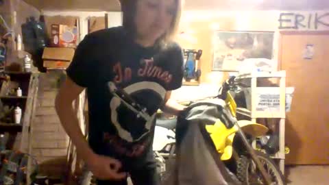 Snapshot of thelovecreep chatting on January 1, 2025, 10:54 am lovecreep online show from January 1, 2025, 10:54 am