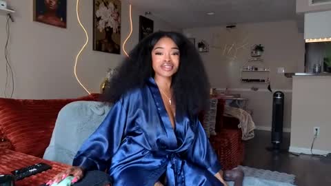 Snapshot of thelovelybrown chatting on June 23, 2026, 2:48 pm thelovelybrown online show from June 23, 2026, 2:48 pm
