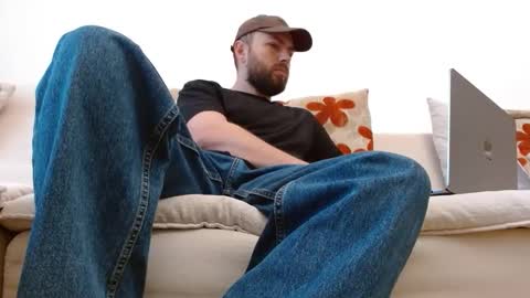 Snapshot of themonarchgoat chatting on April 22, 2026, 4:15 am TheMonarchGoat online show from April 22, 2026, 4:15 am