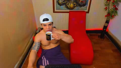 themuscularvenezuelanman online show from June 5, 2026, 5:03 am