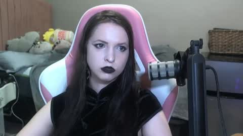   A Goth Chick   online show from April 23, 2026, 1:29 am
