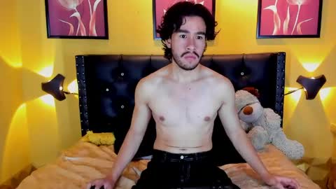 theo_riviera online show from May 19, 2026, 1:39 pm