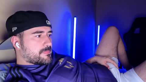 Theo Ravi online show from April 15, 2026, 3:24 am