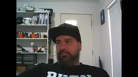 aussiebeard online show from December 27, 2024, 3:42 am