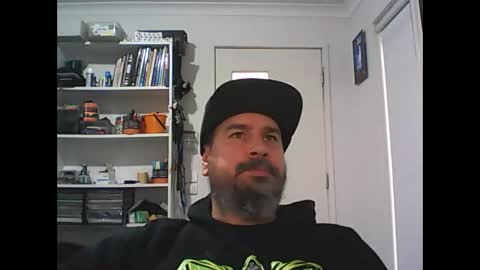 Snapshot of theozbeardguy chatting on May 18, 2026, 1:45 am aussiebeard online show from May 18, 2026, 1:45 am