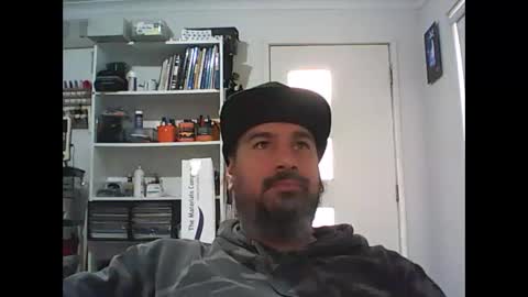 Snapshot of theozbeardguy chatting on June 4, 2026, 11:44 pm aussiebeard online show from June 4, 2026, 11:44 pm