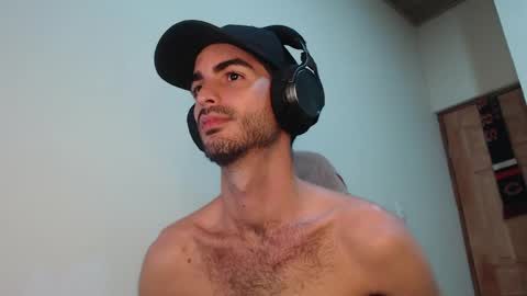 Santiago Enrique online show from May 1, 2026, 4:17 am