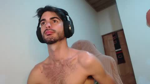 Santiago Enrique online show from May 4, 2026, 6:31 am