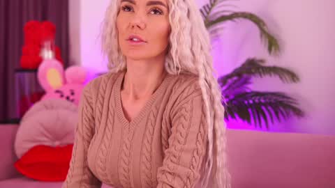 Snapshot of therealfallingangel chatting on December 29, 2024, 2:31 pm Deea online show from December 29, 2024, 2:31 pm