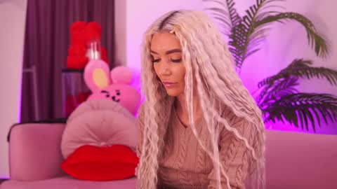 Snapshot of therealfallingangel chatting on December 29, 2024, 5:33 pm Deea online show from December 29, 2024, 5:33 pm