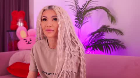 Snapshot of therealfallingangel chatting on January 4, 2025, 3:07 pm Deea online show from January 4, 2025, 3:07 pm