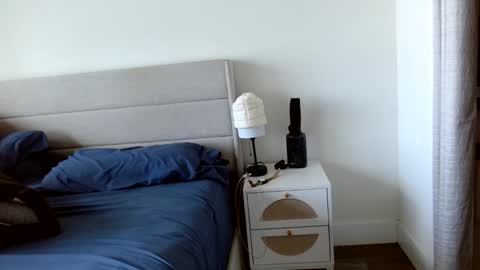 Yoshi online show from April 3, 2026, 4:49 pm