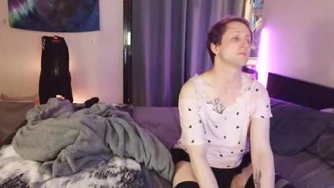 Snapshot of theredwolf13 chatting on February 22, 2026, 8:13 am Basil Kitten online show from February 22, 2026, 8:13 am