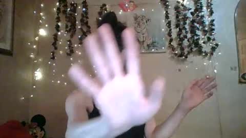 Snapshot of thesillymillie chatting on June 7, 2026, 10:46 pm sillymillie0 online show from June 7, 2026, 10:46 pm