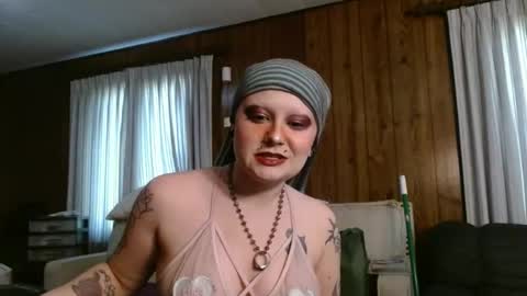 Snapshot of thesirenscall chatting on April 11, 2026, 8:13 pm Siren of the Fae online show from April 11, 2026, 8:13 pm