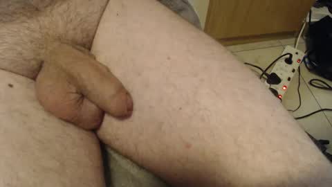 Snapshot of thesneakysqueeker chatting on December 10, 2024, 10:06 am Peter online show from December 10, 2024, 10:06 am