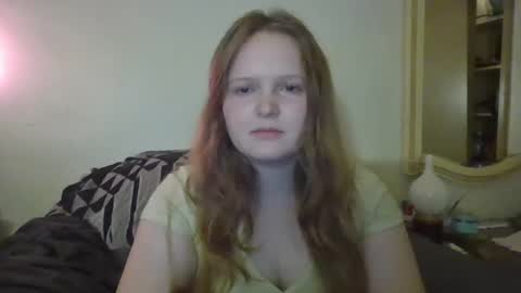 thestrawberrycreme online show from December 19, 2024, 10:21 pm