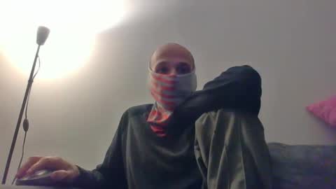 Snapshot of thetubedscarfguy chatting on February 20, 2025, 6:24 pm Scarf guy online show from February 20, 2025, 6:24 pm