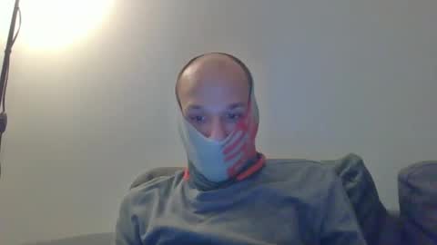 Snapshot of thetubedscarfguy chatting on February 28, 2025, 7:03 pm Scarf guy online show from February 28, 2025, 7:03 pm