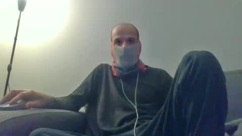Snapshot of thetubedscarfguy chatting on November 11, 2025, 7:19 am Scarf guy online show from November 11, 2025, 7:19 am