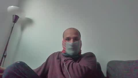 Snapshot of thetubedscarfguy chatting on December 3, 2025, 8:12 am Scarf guy online show from December 3, 2025, 8:12 am