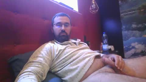 Snapshot of theviper1990 chatting on December 19, 2024, 2:34 am Carlos1990 online show from December 19, 2024, 2:34 am