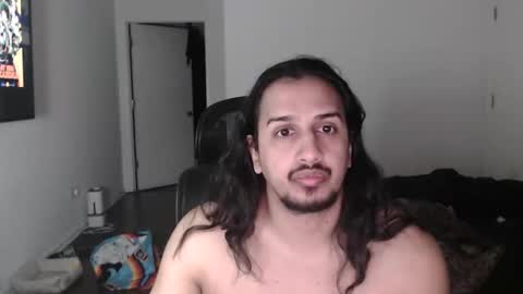 Snapshot of theworldisavampire09 chatting on May 24, 2026, 1:43 am Vampiro online show from May 24, 2026, 1:43 am