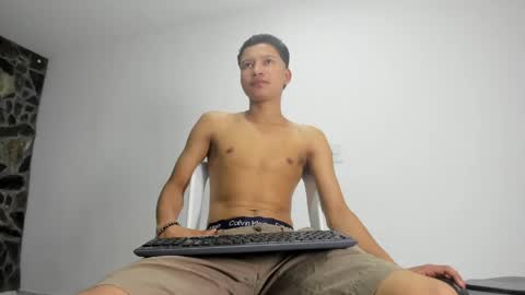 Snapshot of thiago_bigcock_1 chatting on May 27, 2026, 2:08 am Thiago online show from May 27, 2026, 2:08 am