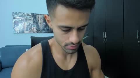 thiago_driussi online show from December 18, 2025, 11:44 pm