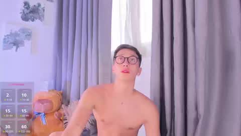 SanThiago online show from September 12, 2025, 9:59 pm