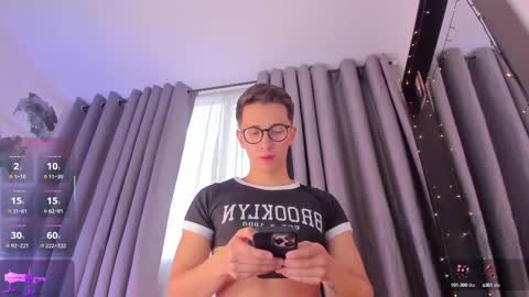 SanThiago online show from October 15, 2025, 8:20 pm