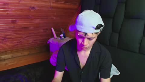 thiago_n_sam online show from October 17, 2025, 2:19 pm