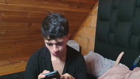 thiago_n_sam online show from October 29, 2025, 4:37 am