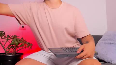 Snapshot of thiago_occonor chatting on November 1, 2025, 12:34 am thiago_occonor online show from November 1, 2025, 12:34 am