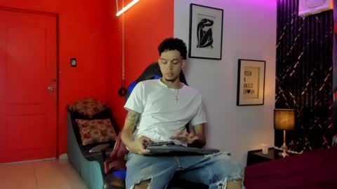 Snapshot of thiago_preston chatting on April 24, 2026, 8:00 pm Thiago online show from April 24, 2026, 8:00 pm