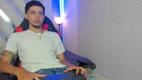 Snapshot of thiago_preston chatting on May 14, 2026, 8:04 pm Thiago online show from May 14, 2026, 8:04 pm