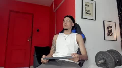 Snapshot of thiago_preston chatting on May 16, 2026, 7:12 pm Thiago online show from May 16, 2026, 7:12 pm