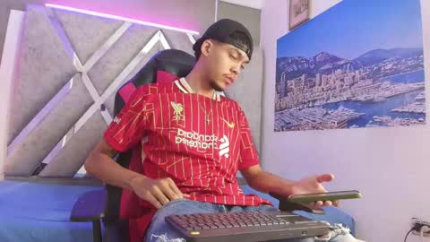 Snapshot of thiago_preston chatting on May 23, 2026, 7:29 pm Thiago online show from May 23, 2026, 7:29 pm