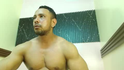 Snapshot of thiago_summers chatting on November 3, 2025, 5:25 pm Thiago Summers online show from November 3, 2025, 5:25 pm