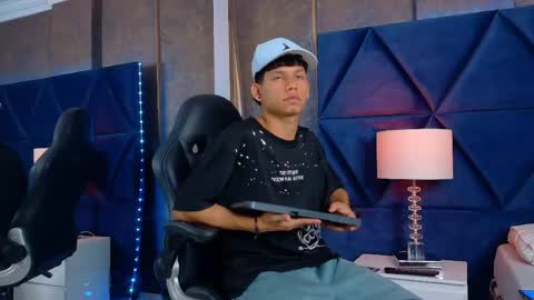 T H I A G O online show from May 27, 2026, 3:36 am