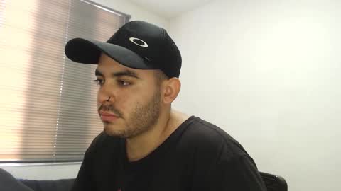 Snapshot of thiagohot_xx chatting on December 1, 2025, 6:24 pm Thiago online show from December 1, 2025, 6:24 pm